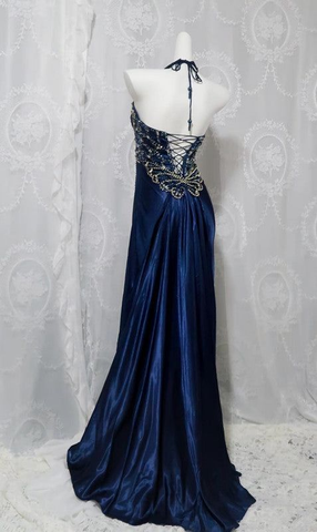 Robe de soirée dos nu en satin ornée de perles et fendue, modèle Y7927
