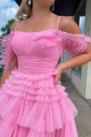 Vestido corto de fiesta de tul escalonado rosa fucsia con mangas cortas y pliegues, modelo Y1955