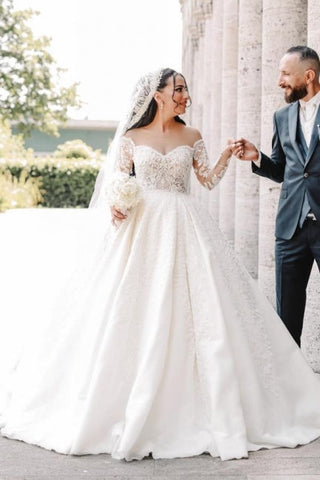 Ball Gown Sweetheart Long Sleeve Floor-Length Stain Wedding Dresses with Lace