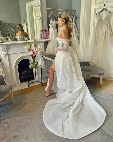 Beautiful Sexy Long Sleeved Wedding Dresses Spaghetti Straps Simple White Backless Pleat High Split Princess Bride Gowns 2024