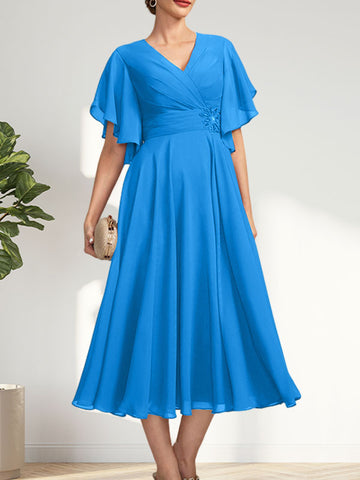 Vestido de corte A, escote en V, largo té, de gasa, para la madre de la novia, con plisados ​​y cuentas.