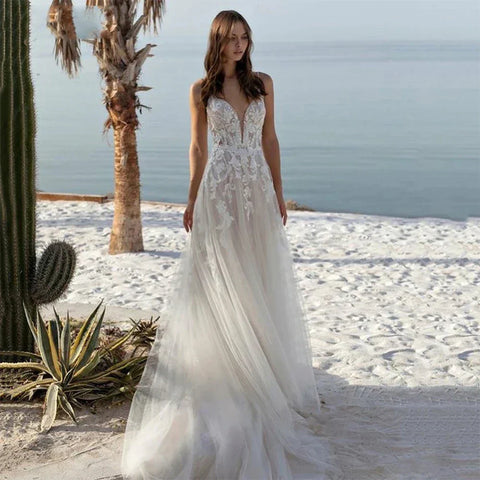 Bohemian Wedding Dresses Women's Sexy Backless Lace Applique Sleeveless V-Neck A-Line Princess Bridal Gowns Formal Beach Party