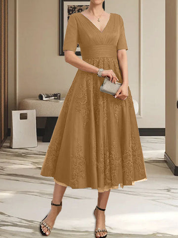 Vestido de tul y encaje para la madre de la novia, corte en A, escote en V, largo hasta la rodilla, con pliegues