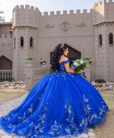 Vestido de quinceañera azul real con escote corazón y flores 3D, ideal para fiestas de graduación y 15 o 16 años (modelo Y2821).