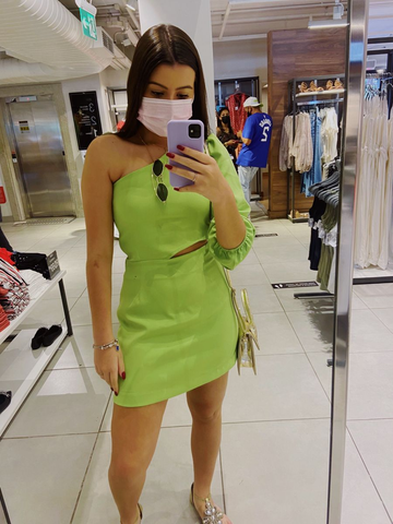 Precioso vestido verde de una sola manga para fiesta de bienvenida. Vestido verde de cóctel Y2215