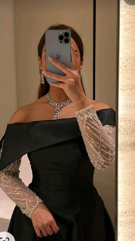 Robe de soirée noire trapèze à col bateau, ornée de perles, manches longues, longueur au sol, en satin, style saoudien, pour les mariages et fêtes formelles (Y4630)