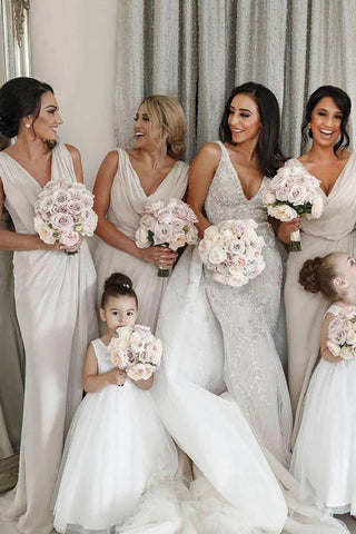 Chiffon Sheath V-neck Sleeveless Bridesmaid Dresses with Side Slit