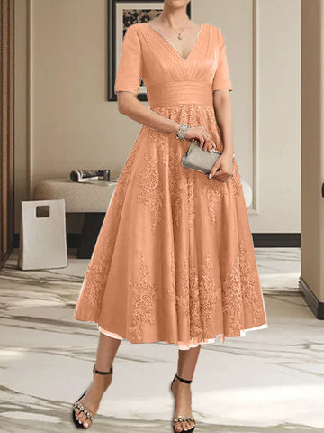 Vestido de tul y encaje para la madre de la novia, corte en A, escote en V, largo hasta la rodilla, con pliegues