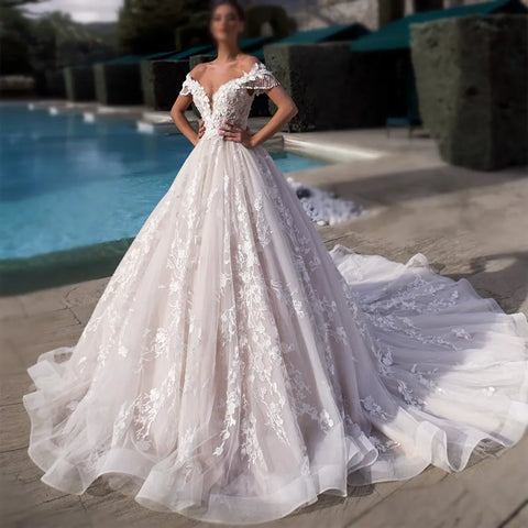 Custom Gorgeous Appliques Flowers Ball Gown Wedding Dresses Luxury Beading Boat Neck Lace Up Princess Robe De Mariée