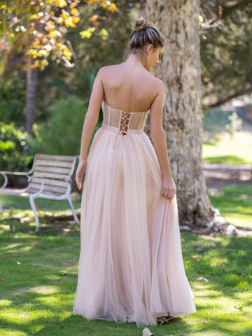 Robe de bal bustier trapèze avec appliques