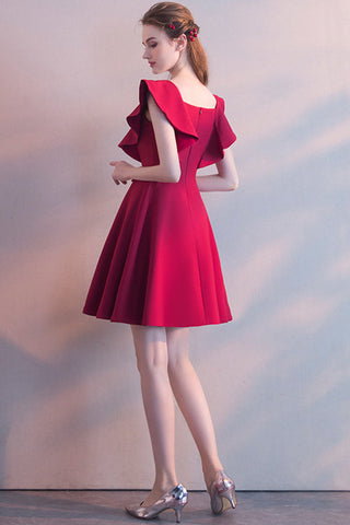 Elegantes vestidos cortos de fiesta color burdeos sin mangas con escote cuadrado 