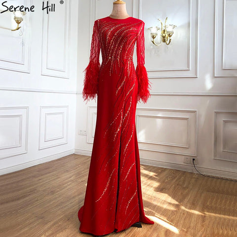 En oferta, sin devoluciones ni reembolsos. Vestido de noche rojo de Dubái con cuello redondo, lentejuelas, cuentas, plumas y mangas largas, corte sirena. Modelo 2025 LA70379 
