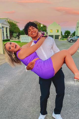 Vestido corto ajustado de un solo hombro morado para fiesta de bienvenida Y2814