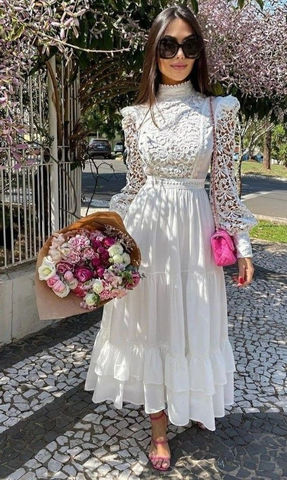 Robe de soirée blanche en dentelle coupe trapèze Y5460