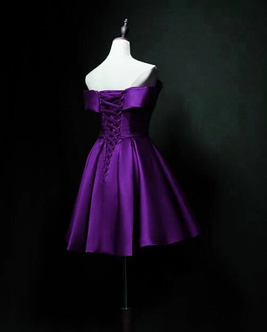 Robe de bal violette en satin à épaules dénudées et décolleté cœur Y855