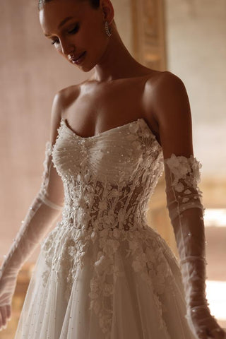Elegant Ivory Long A-Line Strapless Lace Sweetheart Wedding Dresses