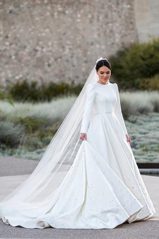 Robe de mariée WD623, coupe trapèze, en satin ivoire, manches longues, broderie soignée