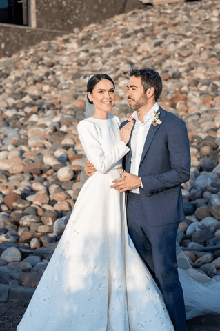 Robe de mariée WD623, coupe trapèze, en satin ivoire, manches longues, broderie soignée