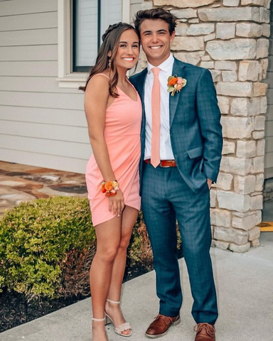 Vestido corto de fiesta con tirantes finos y escote en V Y2257