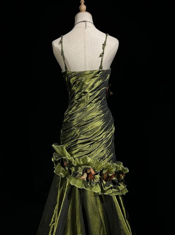 Vestido de noche vintage verde oscuro con escote irregular, satén, cuentas y corte sirena fruncido, modelo Y8560