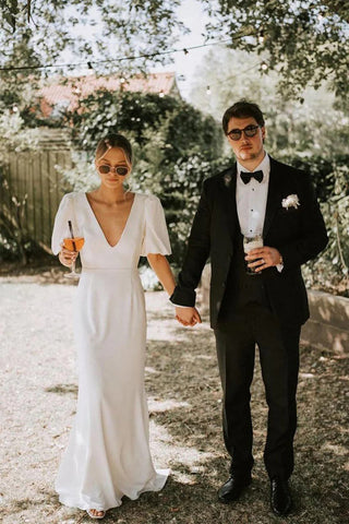 Vestido de novia modesto de satén elástico con escote en V y corte en A de hada WD757