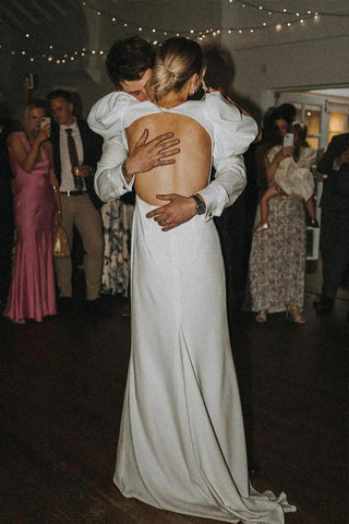 Vestido de novia modesto de satén elástico con escote en V y corte en A de hada WD757