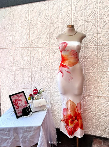 Magnifique robe de bal fourreau sans bretelles en satin imprimé floral Y8239