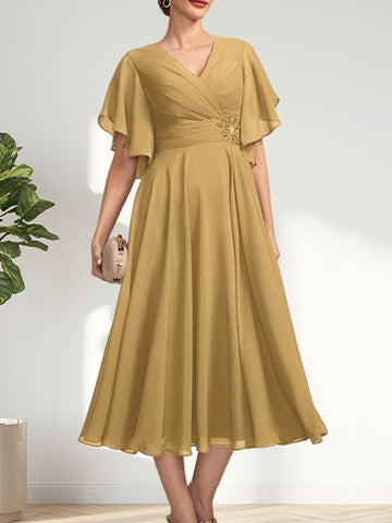 Vestido de corte A, escote en V, largo té, de gasa, para la madre de la novia, con plisados ​​y cuentas.