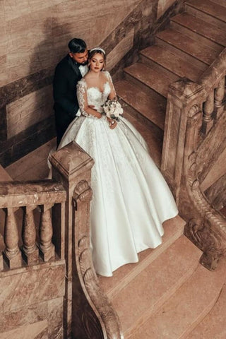Gorgeous Princess A-line Satin Lace Wedding Dresses With Long Sleeves