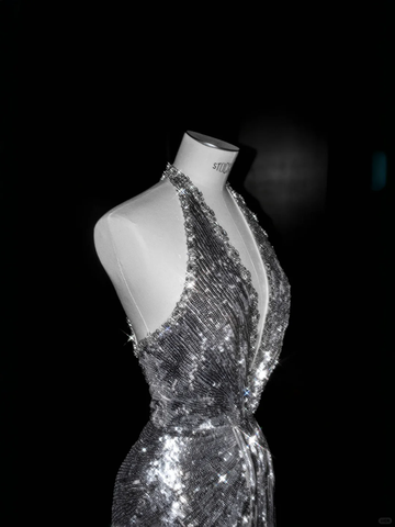 Vestido de noche plateado brillante con escote halter en V profundo, lentejuelas, espalda descubierta y cuentas, estilo sirena, modelo Y8687