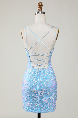 Vestido corto azul de tirantes finos para baile de bienvenida con detalles de encaje