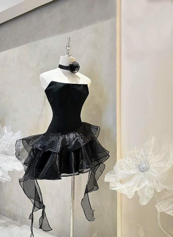 Vestido de cóctel negro sin tirantes para fiesta de bienvenida Y2689
