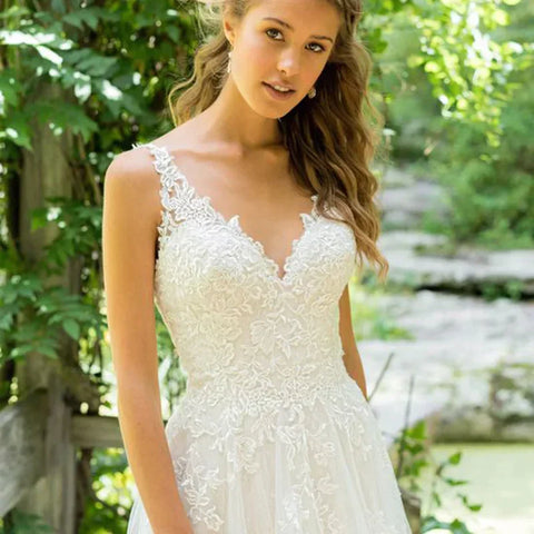 Haute Couture Elegant White Tulle Backless Spaghetti Strap Sweep Train V-Neck Backless A-LINE Embroidery Wedding Dress