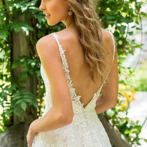 Haute Couture Elegant White Tulle Backless Spaghetti Strap Sweep Train V-Neck Backless A-LINE Embroidery Wedding Dress
