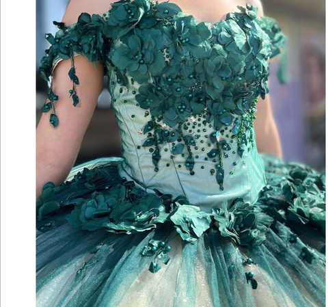 Vestido de quinceañera verde de baile con hombros descubiertos, apliques de flores 3D y cuentas, ideal para fiestas de 15 y 16 años (modelo Y292).