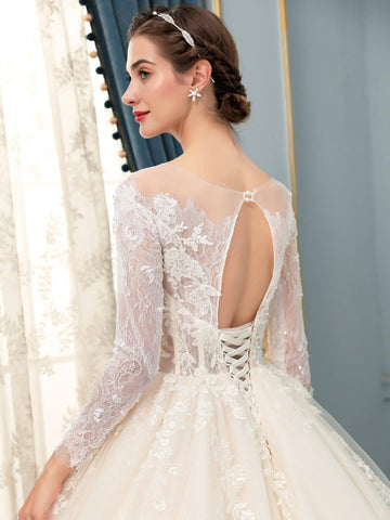 Robe de mariée longue sans manches en tulle et dentelle avec appliques 