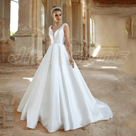 Vestido de novia de satén, recién llegado, manga corta, escote en V, cinturón con cuentas, espalda en forma de A.