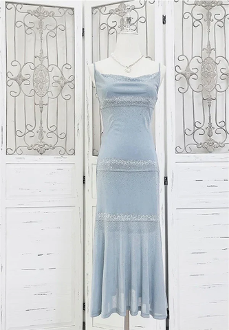 Robe de soirée élégante à fines bretelles en mousseline bleue ornée de perles Y8248