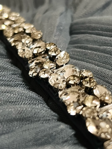 Vestido de noche sencillo azul de tul con cuentas, corte en A, tirantes finos, escote en V, estilo baile de graduación Y8649