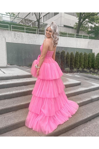 Vestido de fiesta de tul y encaje con corte asimétrico, estilo elegante, para ocasiones formales. Modelo Y59.