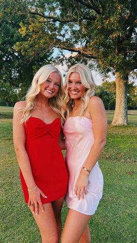 Precioso vestido rojo sin tirantes para fiesta de bienvenida. Vestido rojo de cóctel Y4180