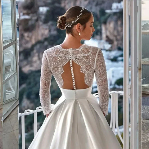 Robe de mariée de luxe pour femme 2024, moderne, col en V, manches longues, tulle illusion, coupe trapèze, dos nu boutonné 