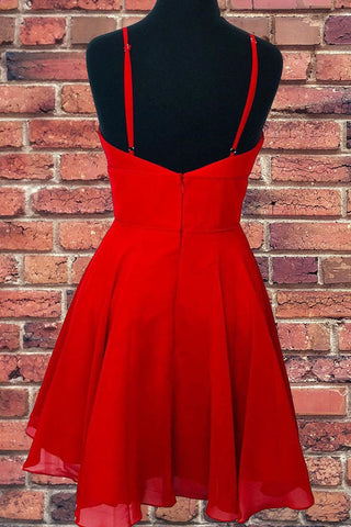 Vestido corto rojo de gasa con tirantes y corte en A para baile de bienvenida