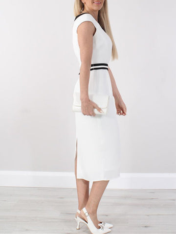 Vestidos de corte princesa/línea A con cuello redondo y largo midi para la madre de la novia 