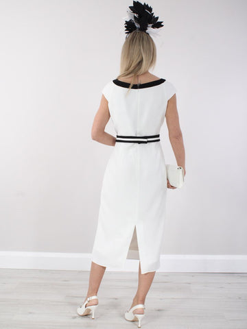 Vestidos de corte princesa/línea A con cuello redondo y largo midi para la madre de la novia 