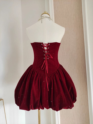 Lindo vestido de fiesta de terciopelo burdeos sin tirantes con volantes y corte en A Y7972