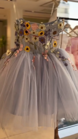 Vestido corto azul de fiesta de cumpleaños con bonitos apliques de tul, corte en A, estilo baile de bienvenida (Y8513)