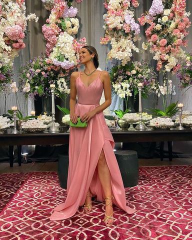 Vestido de noche rosa satinado con tirantes finos y corte en A Y4728