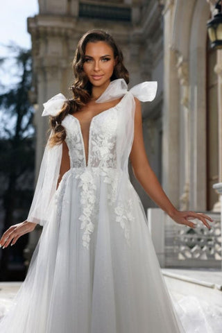 Mermaid Ball Gown Chiffon V-Neck Wedding Dress with Appliques