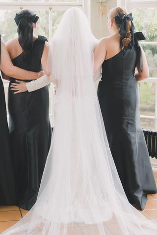 Mermaid One-Shoulder Bow Strap Black Bridesmaid Dress BD125